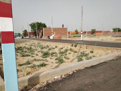 Gallery Cover Image of Sq.ft Residential Plot for buy in Surajpur for 910000