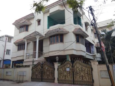5+ BHK Independent House