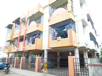 Gallery Cover Image of 1000 Sq.ft 3 BHK Apartment for buy in Madanankppam for 3500000