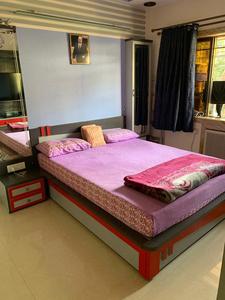 Gallery Cover Image of 650 Sq.ft 1 BHK Apartment for buy in Bandra West for 27500000