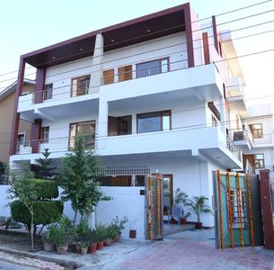 Gallery Cover Image of 500 Sq.ft 1 BHK Independent House for rent in Sector 71 for 14000