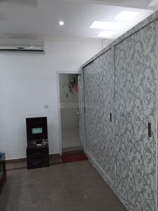 Gallery Cover Image of 1050 Sq.ft 2 BHK Apartment for rent in Sector 62 for 14000