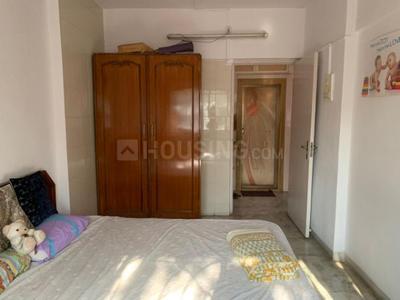 Gallery Cover Image of 570 Sq.ft 1 BHK Apartment for rent in Hrishikesh Apartments, Prabhadevi for 55000