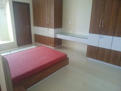 Gallery Cover Image of 2500 Sq.ft 3 BHK Apartment for rent in Shastri Nagar for 45000