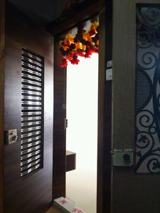 Gallery Cover Image of 900 Sq.ft 2 BHK Apartment for buy in Kandivali West for 13000000