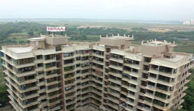 Gallery Cover Image of 1350 Sq.ft 3 BHK Apartment for buy in Malad West for 22000000