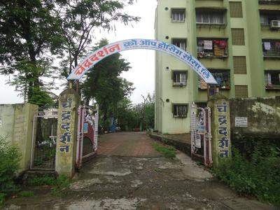 Gallery Cover Image of 1300 Sq.ft 3 BHK Apartment for rent in Kalyan East for 10000