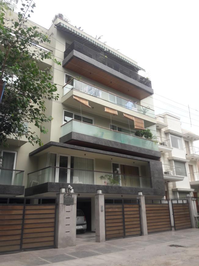 Sunset Apartments - Image 1