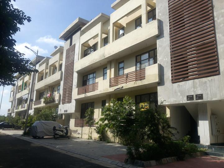 Aditya White Cottage - Image 5