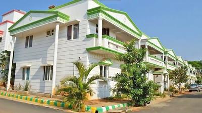 Gallery Cover Pic of Apna Apna Aangan