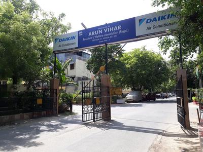 Gallery Cover Image of 1300 Sq.ft 2 BHK Apartment for rent in Arun Vihar, Sector 37 for 18000