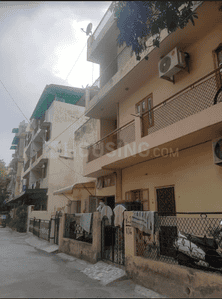 Gallery Cover Image of 700 Sq.ft 2 BHK Apartment for rent in DDA Janta Flats, Sector 17 Rohini for 10000