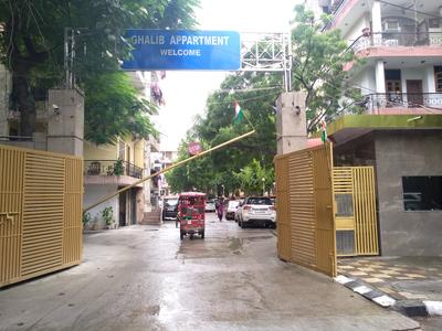 Gallery Cover Image of 1600 Sq.ft 3 BHK Apartment for buy in Ghalib Apartment, Pitampura for 15000000