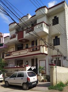 Gallery Cover Image of 450 Sq.ft 1 RK Independent Floor for buy in Aarti Apartments, Sector 37 for 2000000