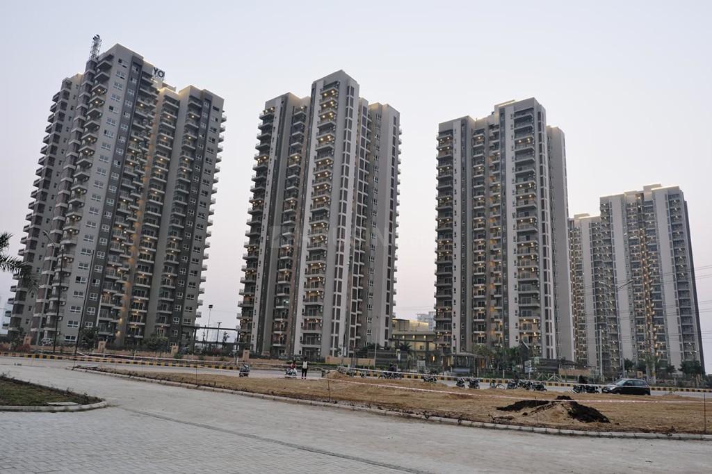 Apartment Adani Oyster Sector 102 Adani Oyster Grande, Sector 102A