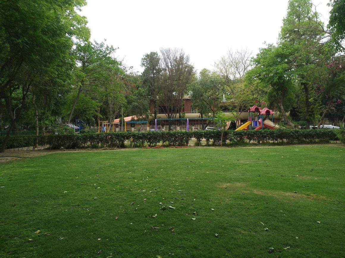 10000 Sqft 7 BHK Independent House for sale in 174 Golf Links, New Delhi. Property ID 3169187